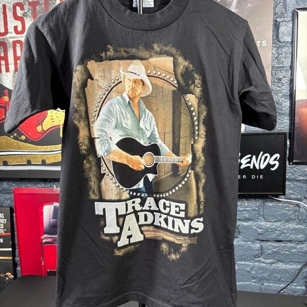 2010 Trace Adkins - Cowboy’s Back in Town Tour T-Shirt - Small